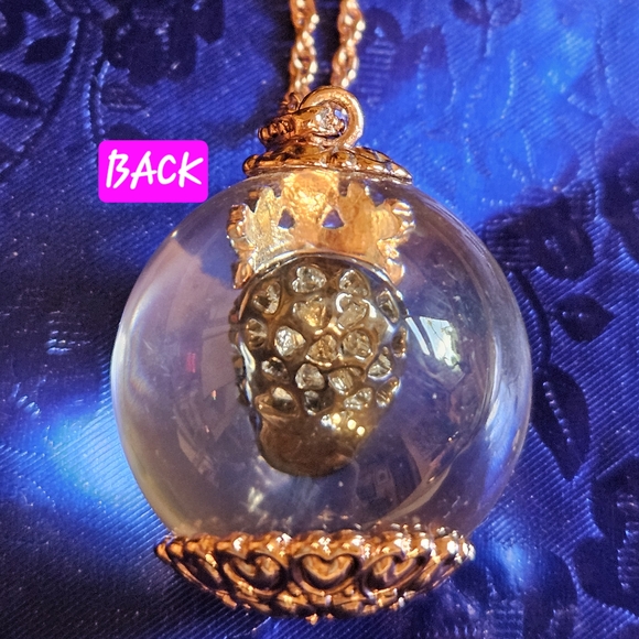 💀🔮Betsey Marcasite Colored Stone Skull inside Crystal Ball Globe - NWOT🔮💀 - Picture 4 of 13